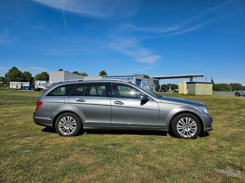 Grau Gebraucht 2014 Mercedes C220 Avantgarde Limousine | 5.600 € (Fairer Preis) - Bild 1/4