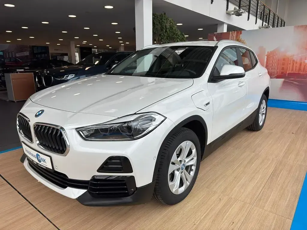 Gebraucht BMW X2 Sport Line 125 PS (91 kW) 2022 Weiß SUV