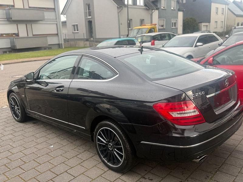 Gebraucht Mercedes C250 204 PS (150 kW) 2012 Schwarz Coupé