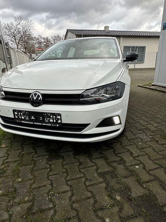Weiß Gebraucht 2021 VW Polo Limousine | 11.500 € (Fairer Preis) - Bild 1/4