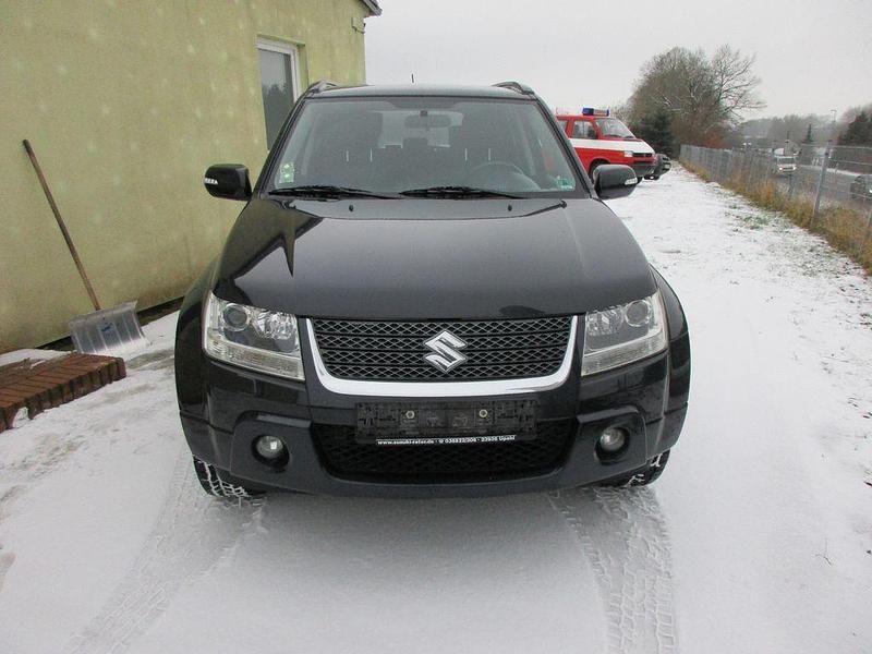 Gebraucht Suzuki Grand Vitara 129 PS (94 kW) 2010 Schwarz SUV