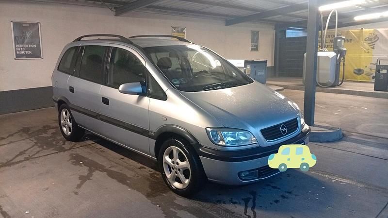 Gebraucht Opel Zafira 2002 Silber Van / Kleinbus