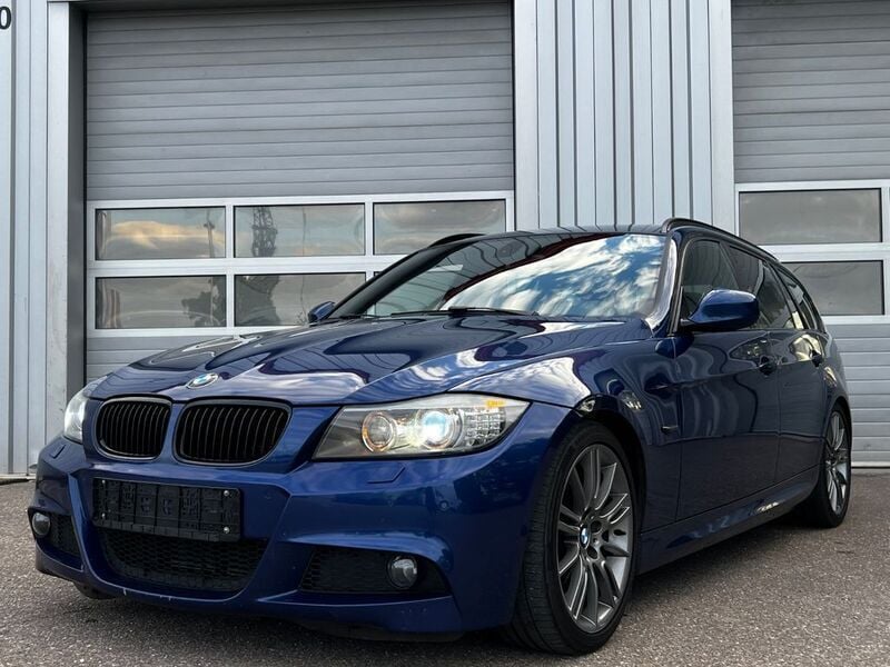 Blau Gebraucht 2011 BMW 320 M Sport Kombi | 8.999 € (Fairer Preis) - Bild 1/4