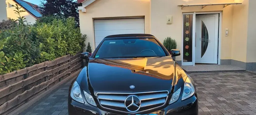 Gebraucht Mercedes E500 408 PS (300 kW) 2012 Schwarz Cabrio