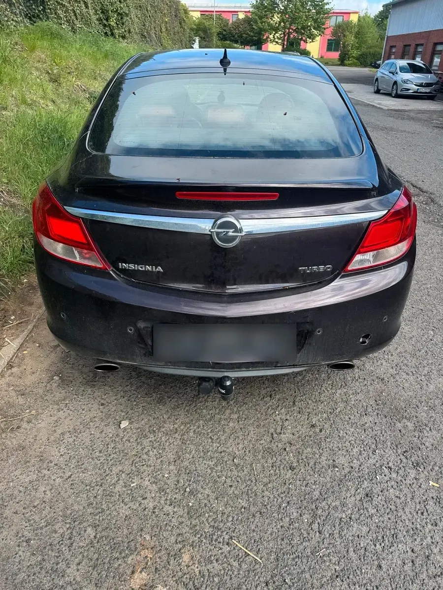 Gebraucht Opel Insignia 220 PS (161 kW) 2011 Violet Limousine
