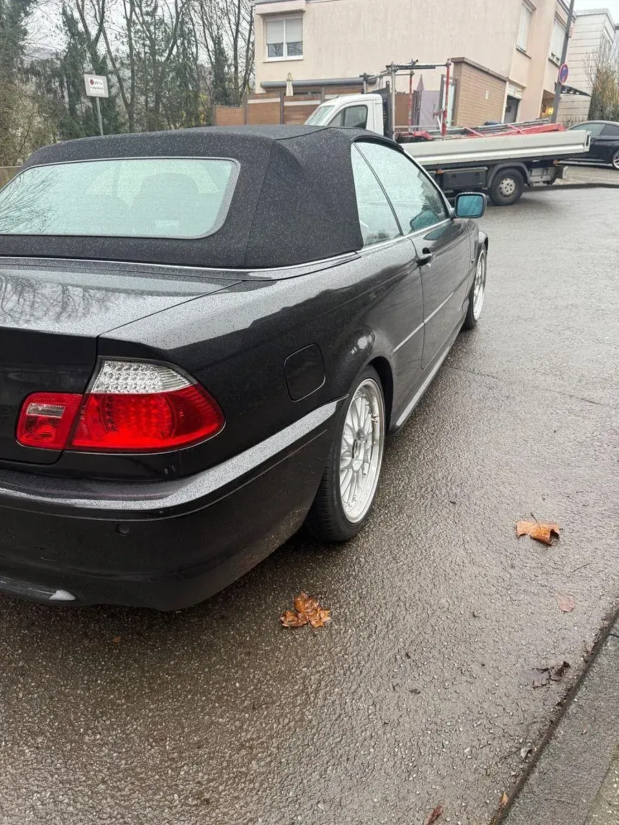 Gebraucht BMW 330 Cabriolet Performance 231 PS (169 kW) 2000 Schwarz Cabrio