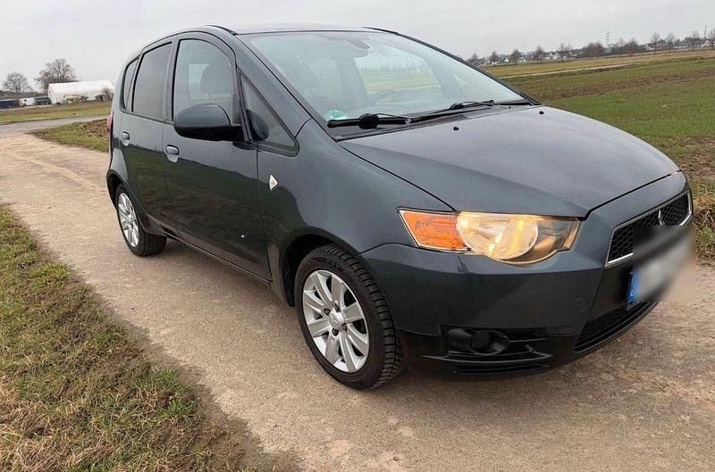 Gebraucht Mitsubishi Colt 95 PS (69 kW) 2012 Grau Kleinwagen
