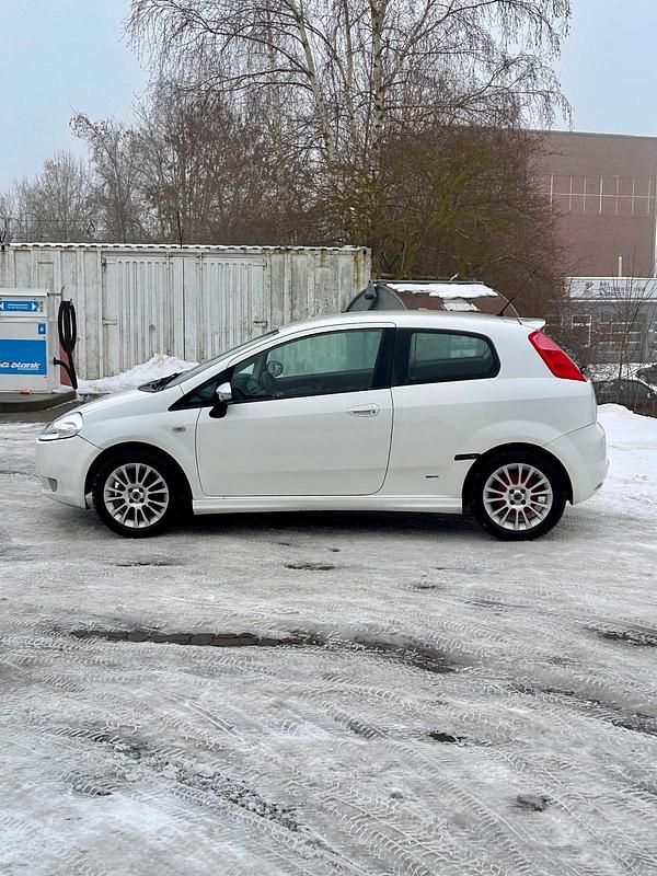 Gebraucht Fiat Punto 77 PS (56 kW) 2008 Weiß Kleinwagen