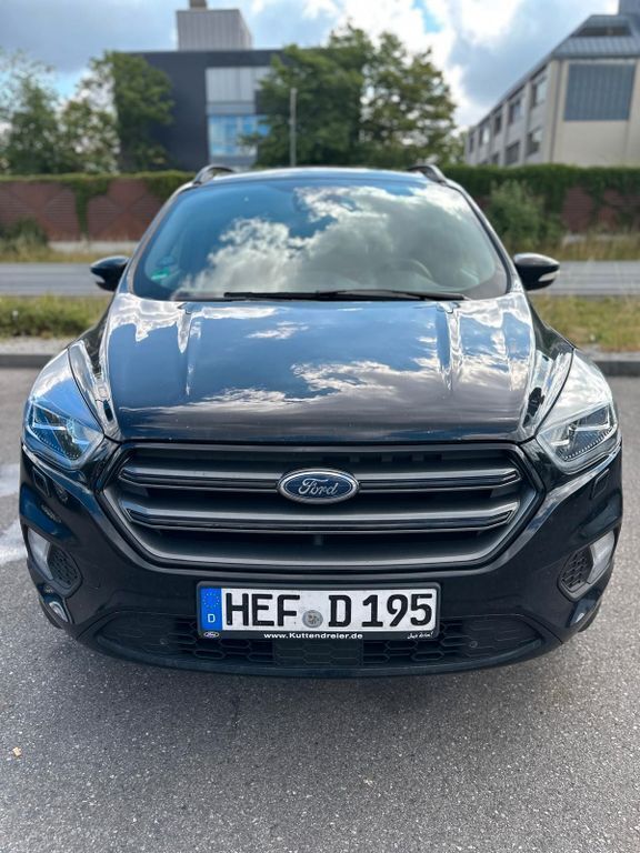 Schwarz Gebraucht 2018 Ford Kuga ST-Line SUV | 12.500 € (Guter Preis) - Bild 1/4