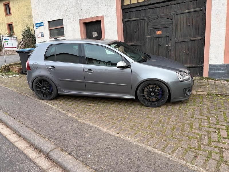 Grau Gebraucht 2008 VW Golf V Edition Kleinwagen | 10.900 € - Bild 1/4