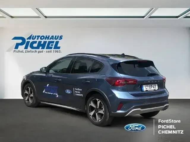 Używany Ford Focus Active X 116 KM (85 kW) 2023 Niebieski Sedan/Limuzyna
