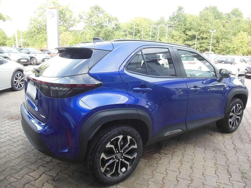 Neu Toyota Yaris Cross 131 PS (96 kW) 2025 Blau SUV