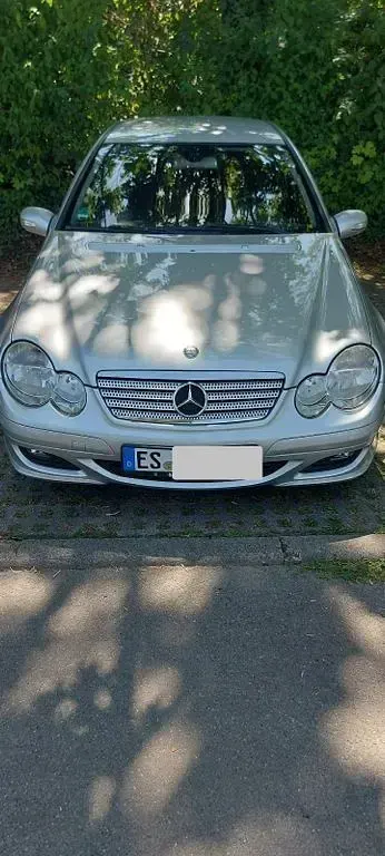 Gebraucht Mercedes C180 143 PS (105 kW) 2006 Silber Coupé