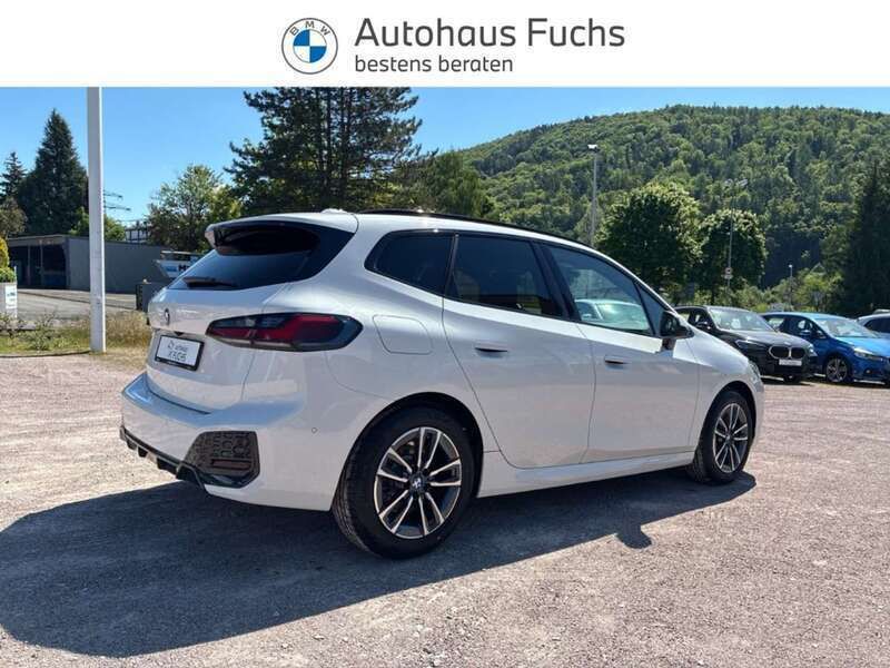 Gebraucht BMW 218 Active Tourer M Sport 136 PS (100 kW) 2024 Alpinweiss iii Van / Kleinbus