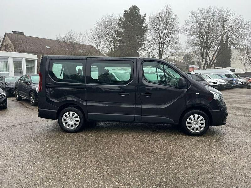 Gebraucht Renault Trafic Expression 95 PS (69 kW) 2017 Schwarz Van / Kleinbus