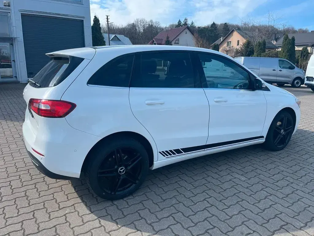 Gebraucht Mercedes B200 150 PS (110 kW) 2021 Weiß Van / Kleinbus