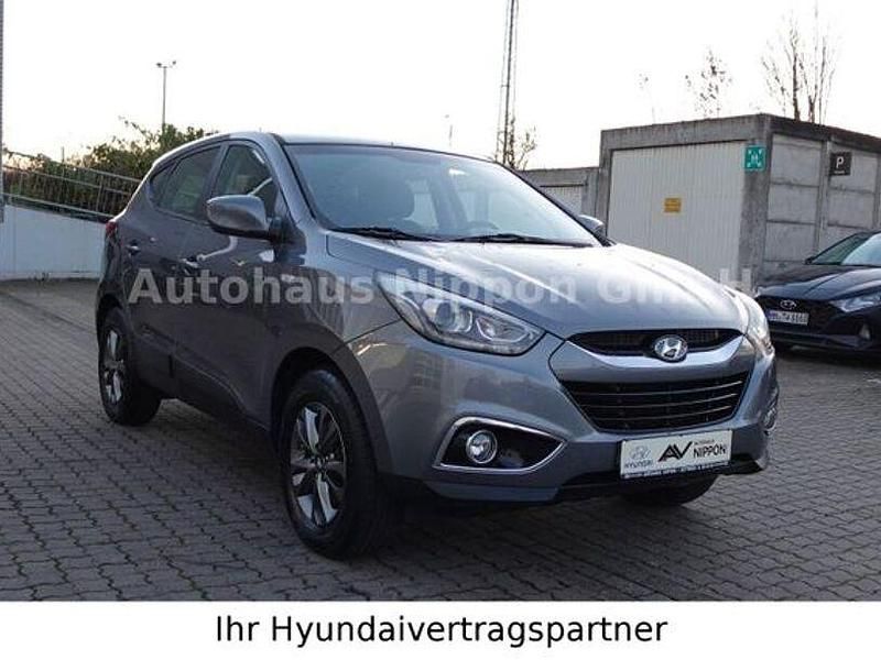 Grau Gebraucht 2015 Hyundai ix35 Edition SUV | 12.985 € (Teuer) - Bild 1/4