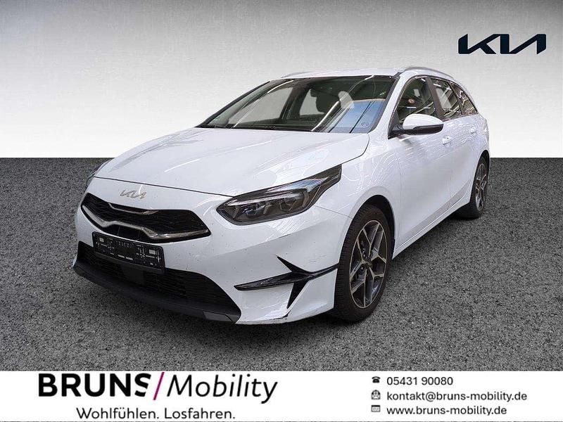 Casa white s Gebraucht 2024 Kia Ceed Sportswagon Spirit Kombi | 23.980 € (Superpreis) - Bild 1/4
