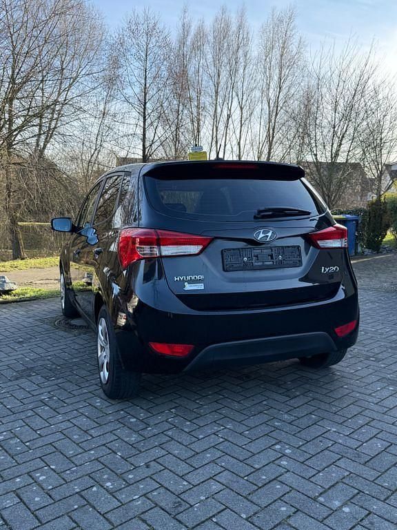 Gebraucht Hyundai ix20 Edition 90 PS (66 kW) 2013 Schwarz Kleinwagen