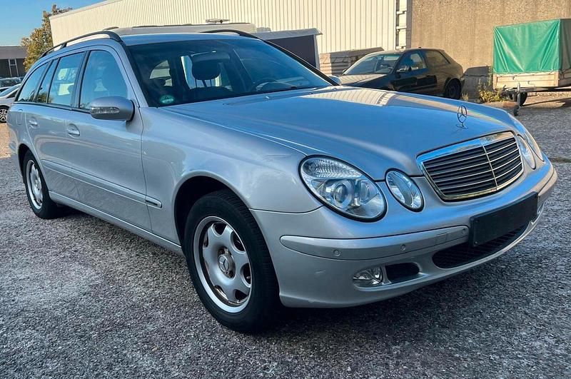 Gebraucht Mercedes E200 163 PS (119 kW) 2004 Silber Kombi