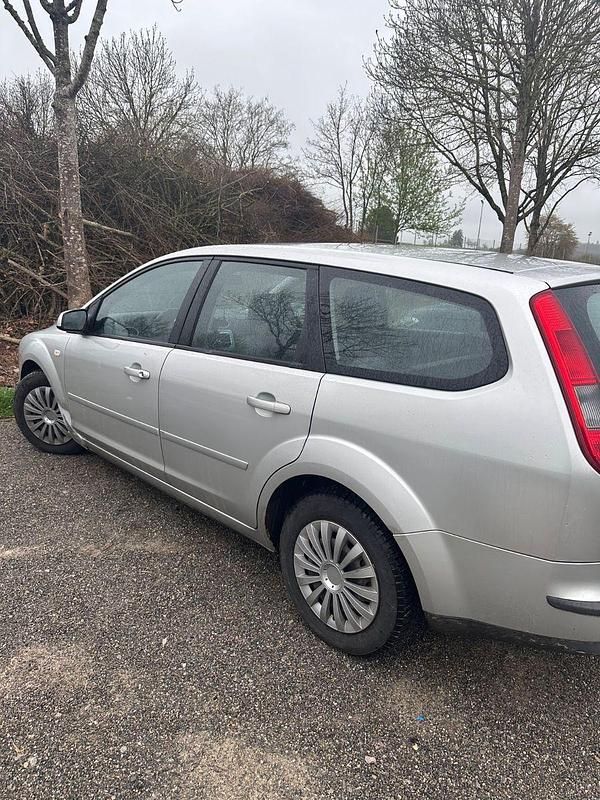 Gebraucht Ford Focus 101 PS (74 kW) 2007 Silber Kombi