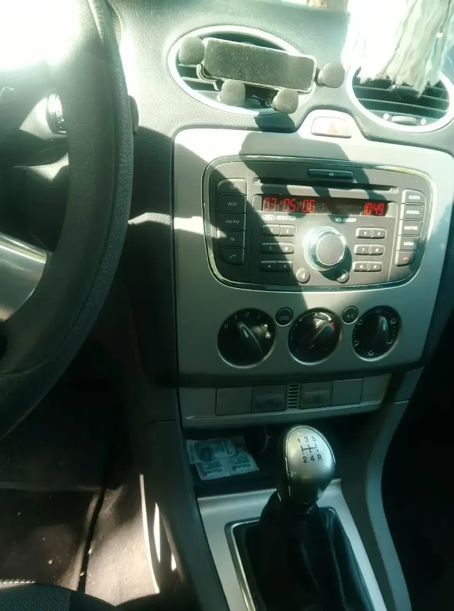 Używany Ford Focus 110 KM (80 kW) 2010 Szary Sedan/Limuzyna