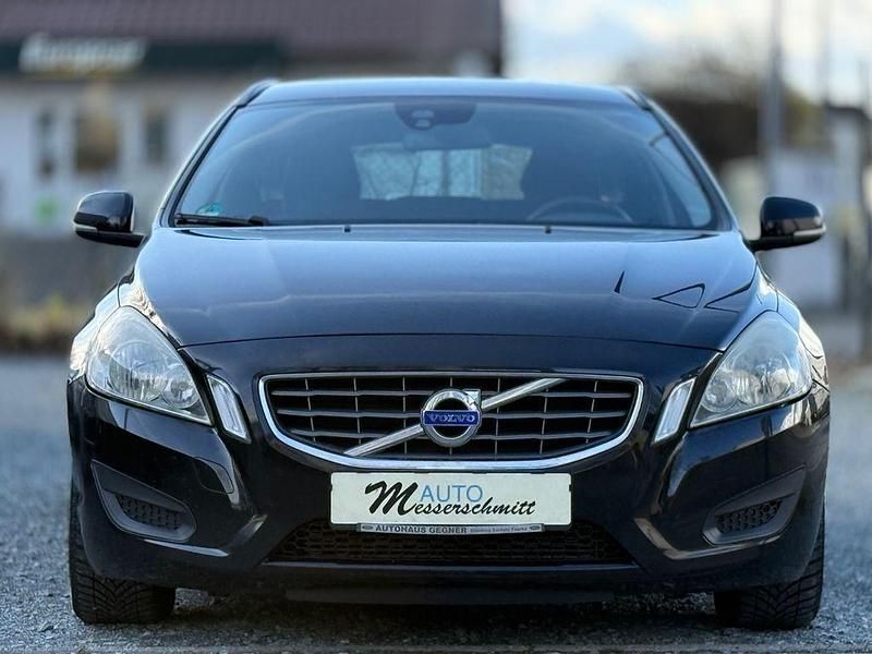 Gebraucht Volvo V60 Kinetic 163 PS (119 kW) 2011 Schwarz Kombi