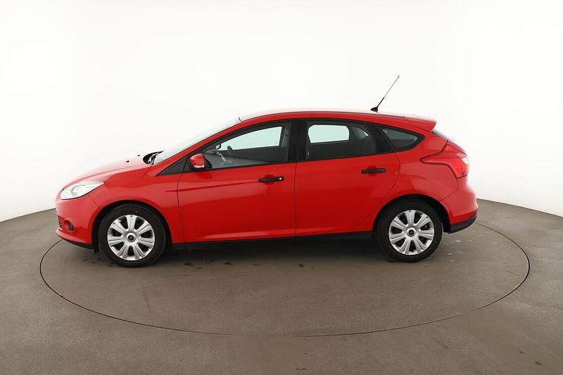 Gebraucht Ford Focus Ambiente 101 PS (74 kW) 2014 Rot Limousine