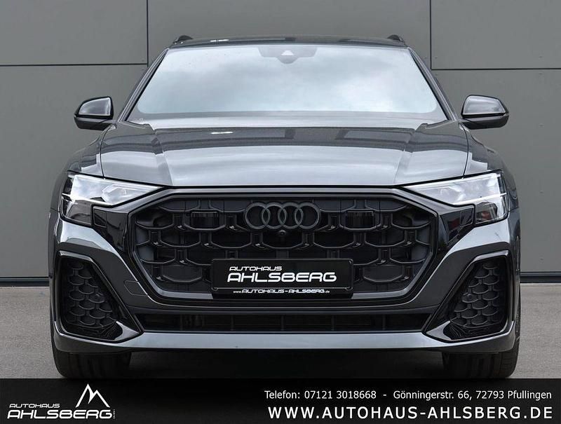 Neu Audi Q8 S-Line 286 PS (210 kW) 2025 Grau SUV
