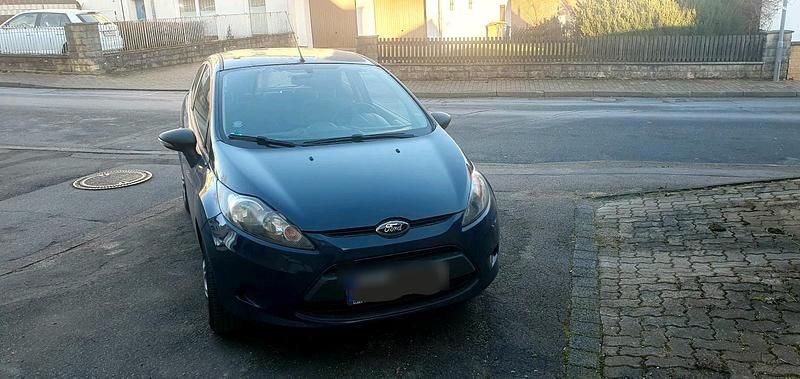 Gebraucht Ford Fiesta 60 PS (44 kW) 2011 Blau Kleinwagen