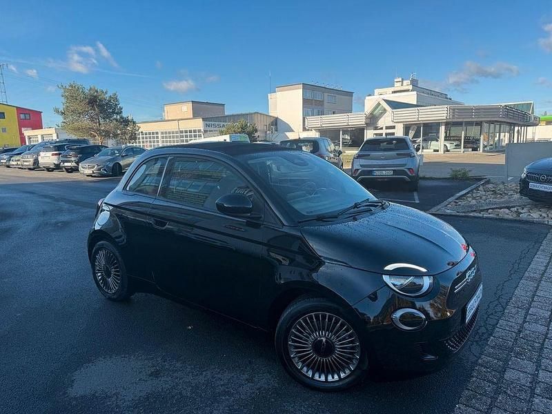 Onyx schwarz Gebraucht 2022 Fiat 500e Icon Cabrio | 18.990 € (Guter Preis) - Bild 1/4