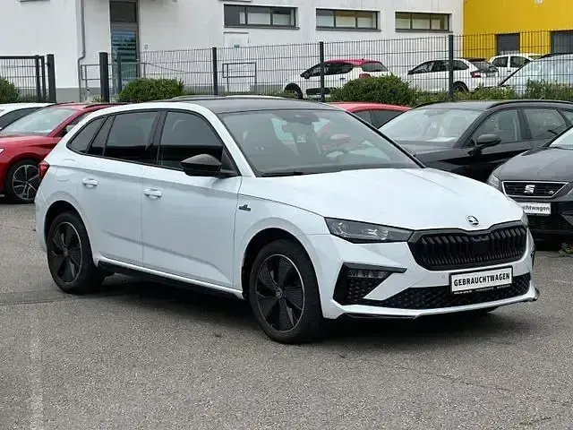 Gebraucht Skoda Scala Monte Carlo 116 PS (85 kW) 2025 Moonwhite metallic (metallic) Kleinwagen