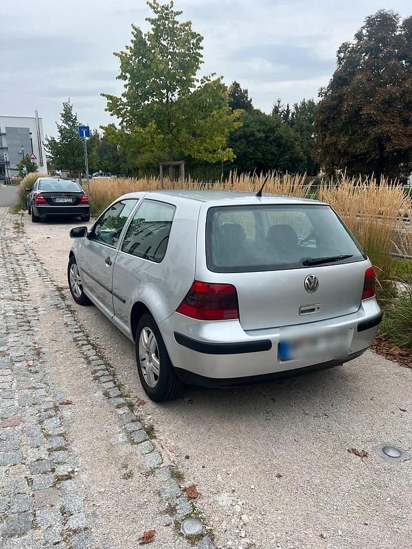 Grau Gebraucht 2001 VW Golf IV Coupé | 1.000 € (Guter Preis) - Bild 1/4