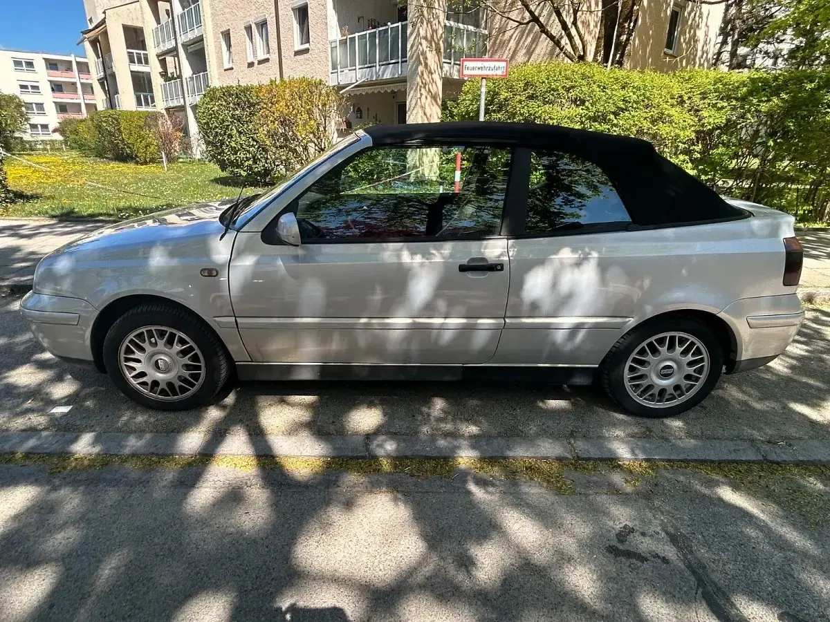 Occasion VW Golf Highline 101 ch (74 kW) 1999 Argent Cabriolet
