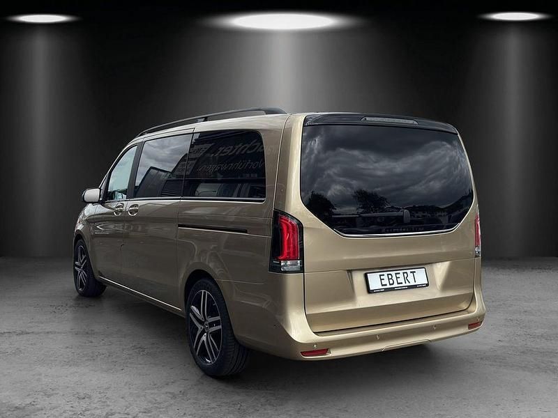 Gebraucht Mercedes V300 Night 231 PS (169 kW) 2024 Gold Van / Kleinbus