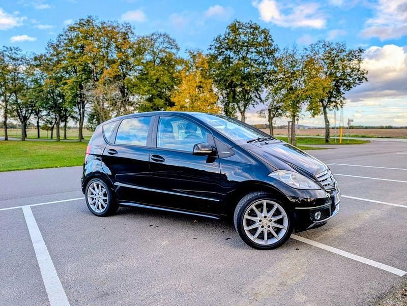 Schwarz Gebraucht 2010 Mercedes A200 Avantgarde Van / Kleinbus | 3.999 € (Fairer Preis) - Bild 1/4