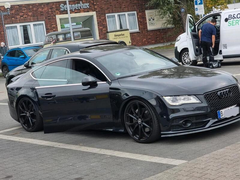 Schwarz Gebraucht 2011 Audi A7 S-Line Kleinwagen | 23.500 € - Bild 1/4