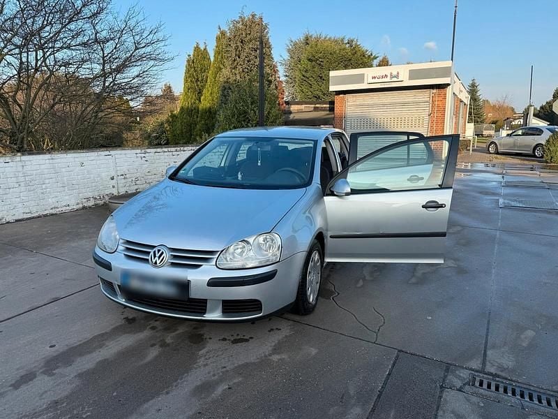 Silber Gebraucht 2004 VW Golf V Kleinwagen | 2.800 € (Fairer Preis) - Bild 1/4