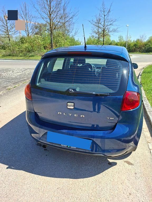 Usado Seat Altea Reference 105 HP (77 kW) 2014 Azul Monovolume