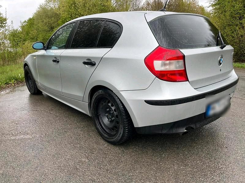 Gebraucht BMW 118 143 PS (105 kW) 2006 Silber Kleinwagen