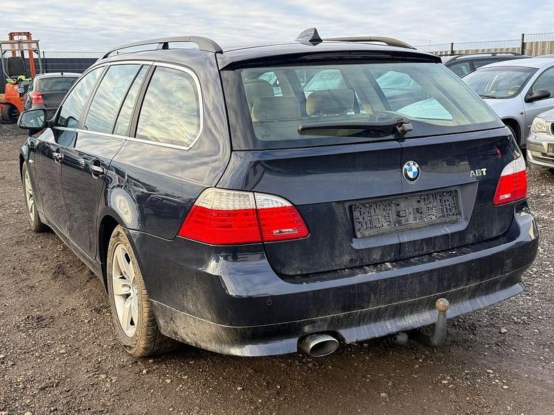 Gebraucht BMW 520 Sport Line 163 PS (119 kW) 2009 Blau Kombi