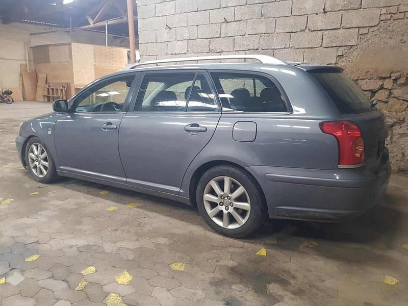 Andere farben Gebraucht 2004 Toyota Avensis Kombi | 1.399 € (Guter Preis) - Bild 1/4