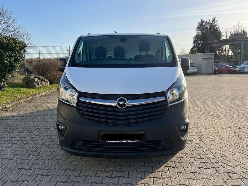 Gebraucht Opel Vivaro 125 PS (91 kW) 2018 Weiß Van / Kleinbus