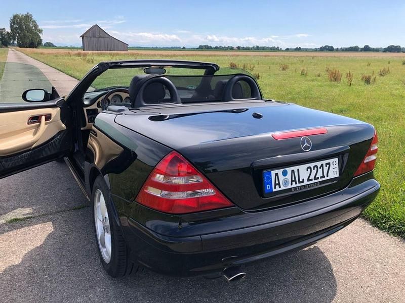 Gebraucht Mercedes SLK320 218 PS (160 kW) 2002 Schwarz Cabrio