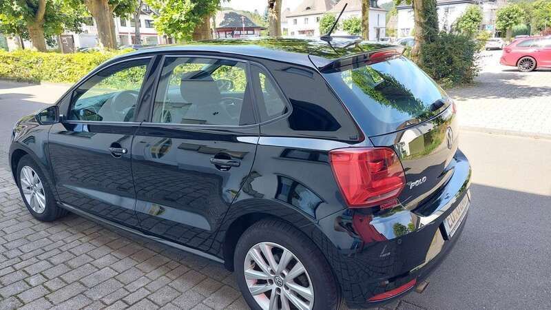 Schwarz Gebraucht 2015 VW Polo Comfortline Limousine | 9.850 € (Fairer Preis) - Bild 1/4