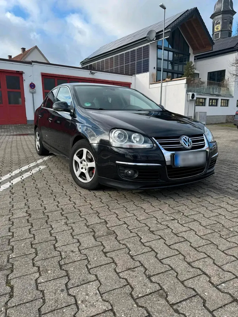 Second-hand VW Jetta 140 CP (102 kW) 2006 Negru Berlinǎ