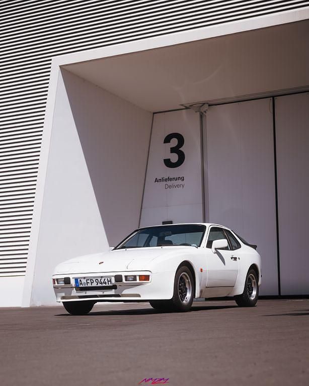 Weiß Gebraucht 1982 Porsche 924 Coupé | 26.000 € - Bild 1/4