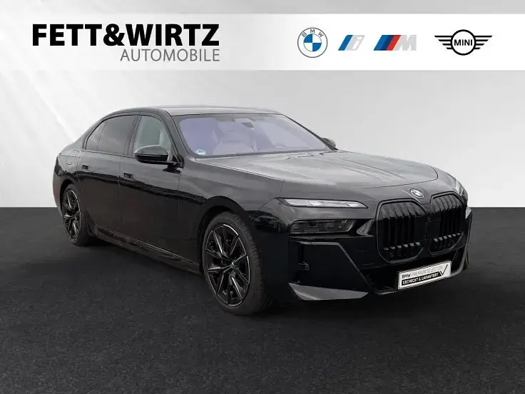 Gebraucht BMW 750e M Sport 489 PS (359 kW) 2025 Limousine