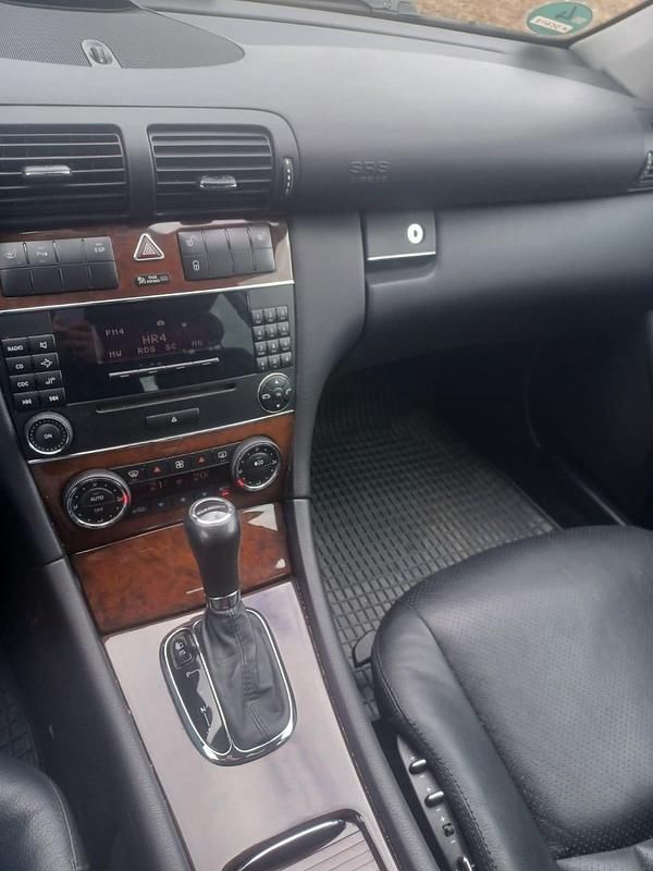 Gebraucht Mercedes C220 Elegance 150 PS (110 kW) 2005 Silber Kombi