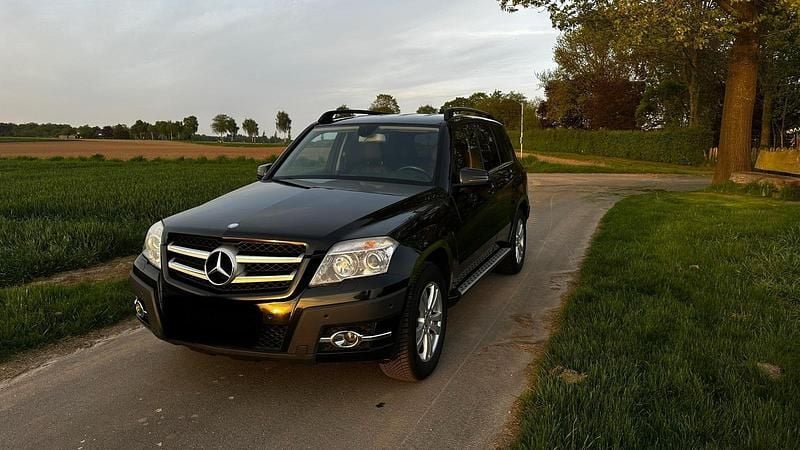 Schwarz Gebraucht 2009 Mercedes GLK320 SUV | 10.000 € (Fairer Preis) - Bild 1/4